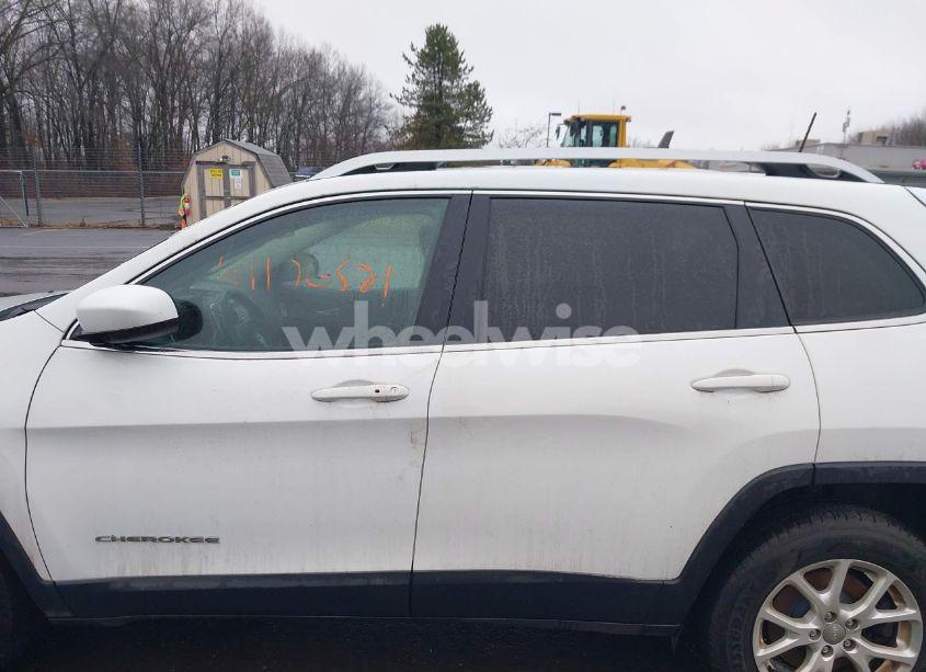 Photo 14 of 2016 Jeep Cherokee LATITUDE (VIN 1C4PJMCS6GW105892)