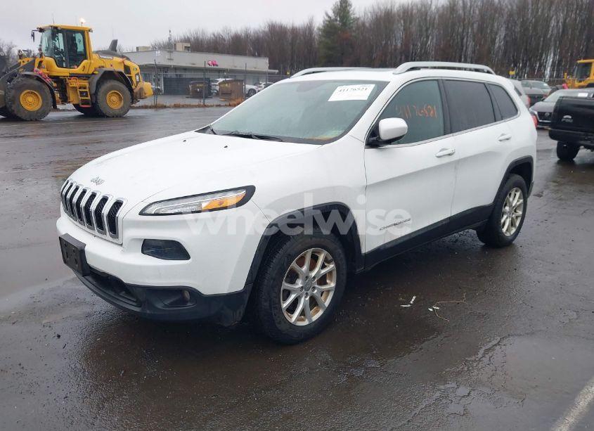 Photo 2 of 2016 Jeep Cherokee LATITUDE (VIN 1C4PJMCS6GW105892)