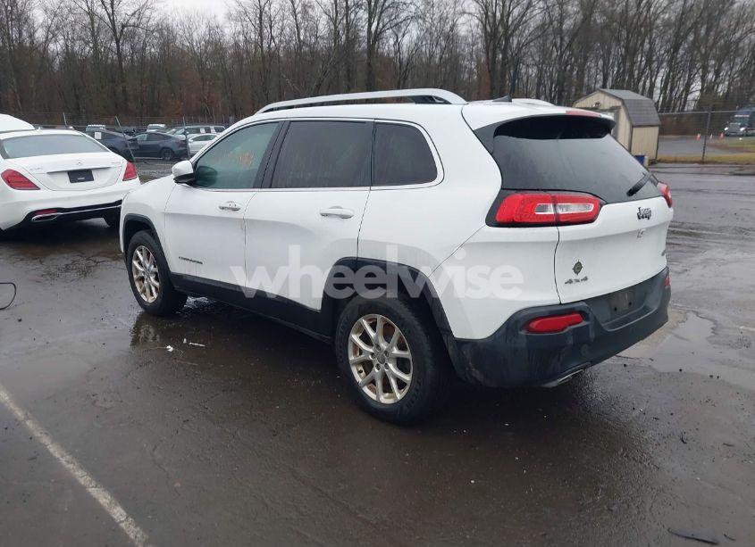 Photo 3 of 2016 Jeep Cherokee LATITUDE (VIN 1C4PJMCS6GW105892)