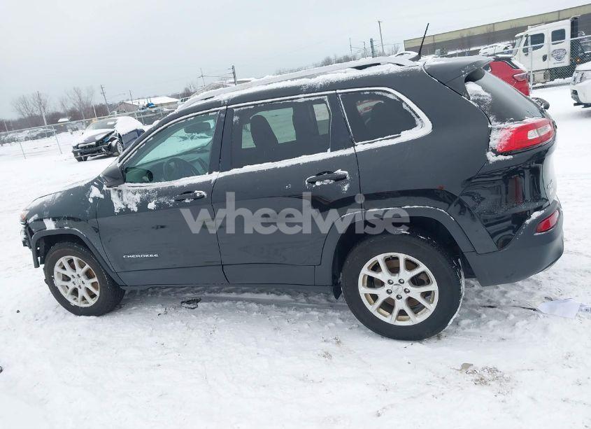 Photo 15 of 2016 Jeep Cherokee LATITUDE (VIN 1C4PJMCS6GW193407)