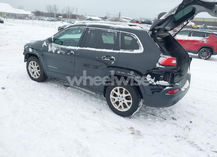 Photo 3 of 2016 Jeep Cherokee LATITUDE (VIN 1C4PJMCS6GW193407)