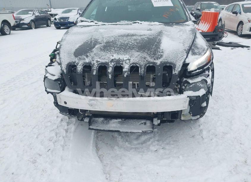 Photo 6 of 2016 Jeep Cherokee LATITUDE (VIN 1C4PJMCS6GW193407)