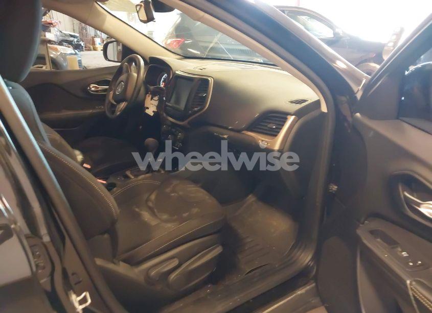 Photo 8 of 2016 Jeep Cherokee ALTITUDE (VIN 1C4PJMCS6GW214045)