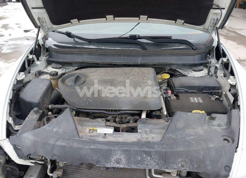 Photo 10 of 2016 Jeep Cherokee LATITUDE (VIN 1C4PJMCS6GW227801)