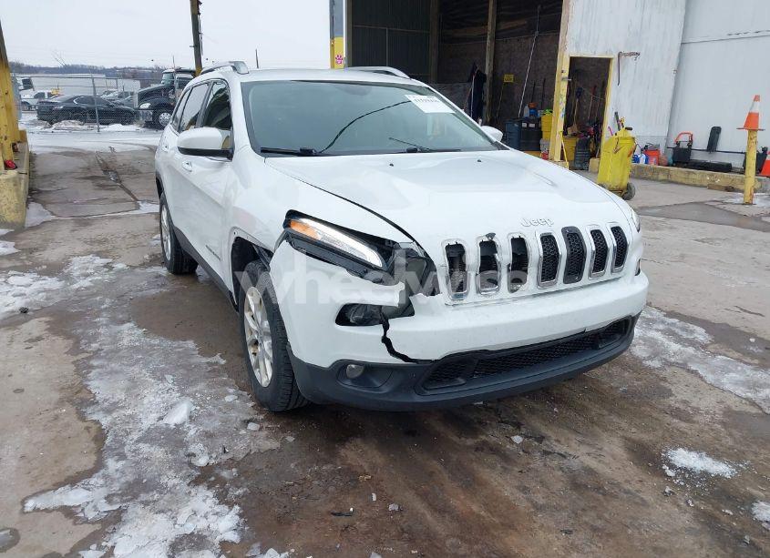 Photo 6 of 2016 Jeep Cherokee LATITUDE (VIN 1C4PJMCS6GW227801)