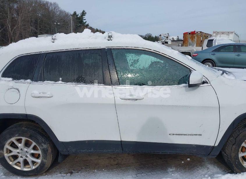Photo 13 of 2016 Jeep Cherokee LATITUDE (VIN 1C4PJMCS6GW334864)