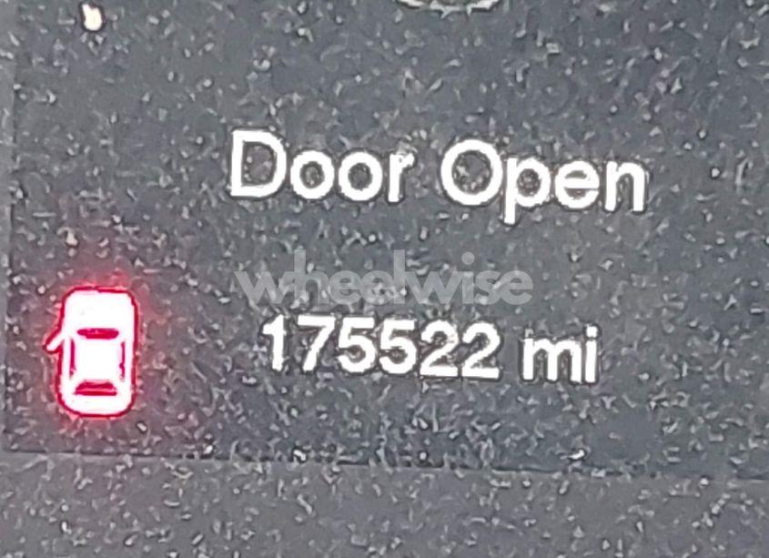 Photo 15 of 2016 Jeep Cherokee LATITUDE (VIN 1C4PJMCS6GW334864)