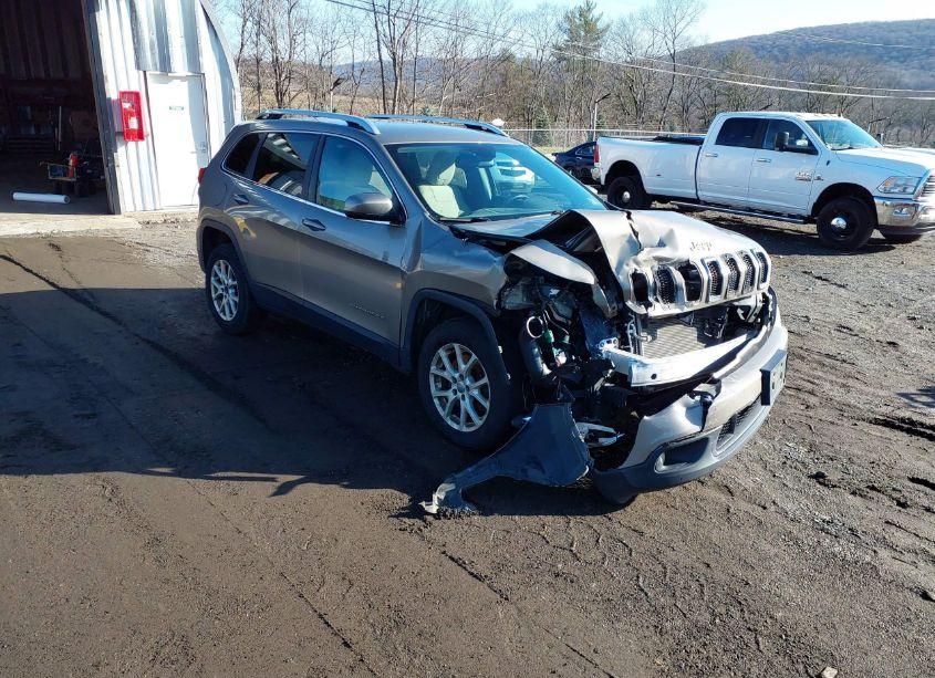 2017 Jeep Cherokee LATITUDE 4X4 (VIN 1C4PJMCS6HW509910) main photo