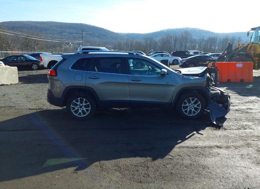 Photo 13 of 2017 Jeep Cherokee LATITUDE 4X4 (VIN 1C4PJMCS6HW509910)