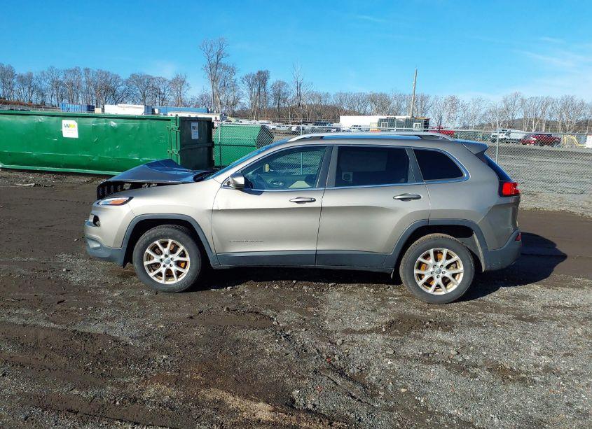 Photo 14 of 2017 Jeep Cherokee LATITUDE 4X4 (VIN 1C4PJMCS6HW509910)