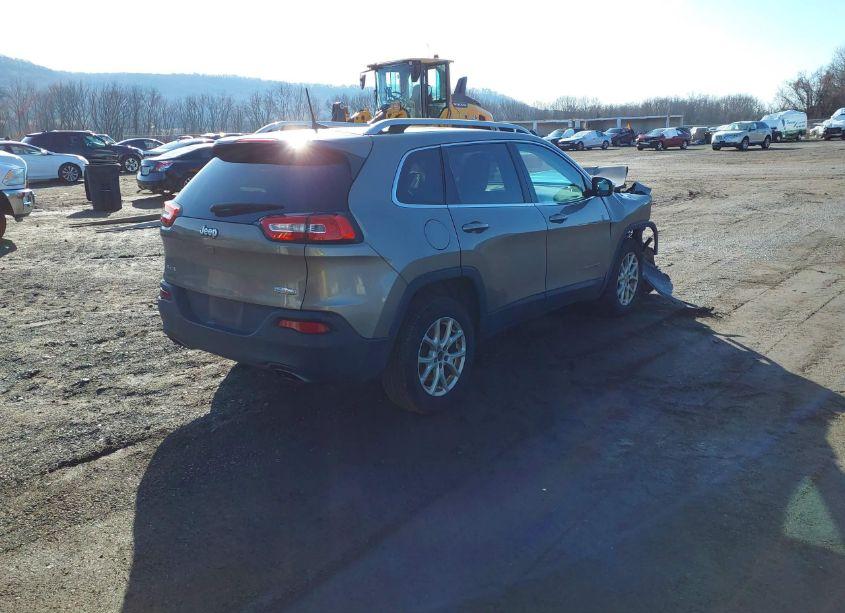 Photo 4 of 2017 Jeep Cherokee LATITUDE 4X4 (VIN 1C4PJMCS6HW509910)