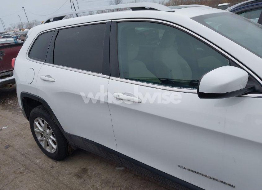 Photo 13 of 2017 Jeep Cherokee LATITUDE 4X4 (VIN 1C4PJMCS6HW599754)