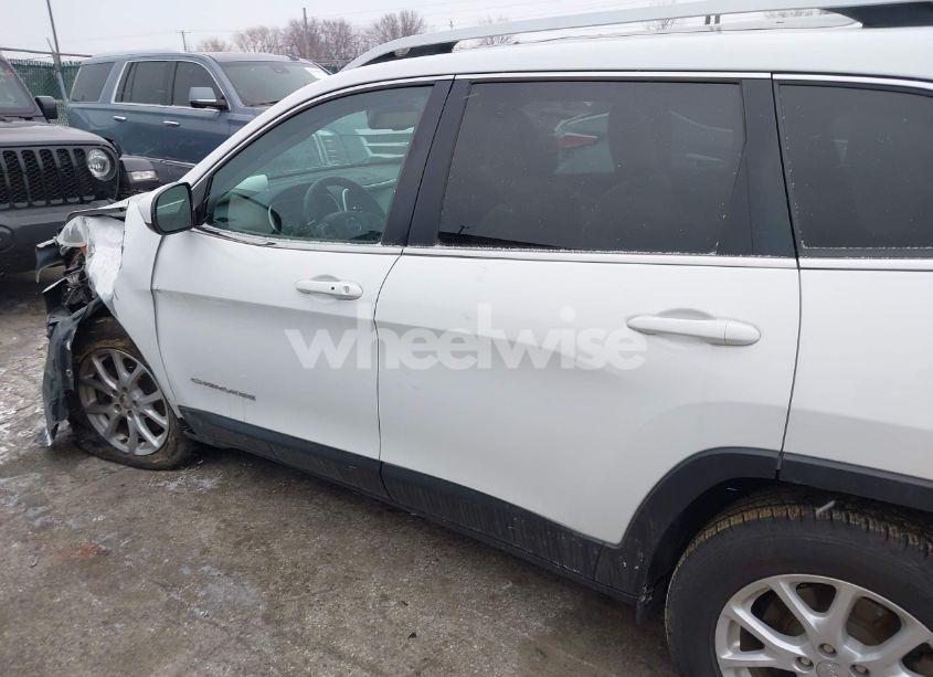 Photo 14 of 2017 Jeep Cherokee LATITUDE 4X4 (VIN 1C4PJMCS6HW599754)