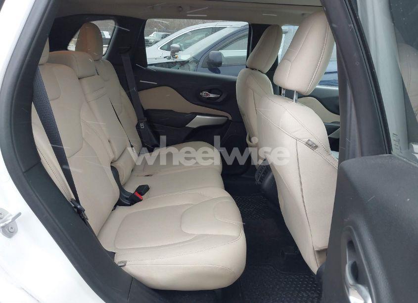 Photo 8 of 2017 Jeep Cherokee LATITUDE 4X4 (VIN 1C4PJMCS6HW599754)