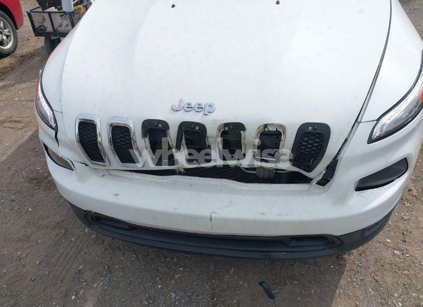 Photo 10 of 2017 Jeep Cherokee LATITUDE 4X4 (VIN 1C4PJMCS6HW633157)