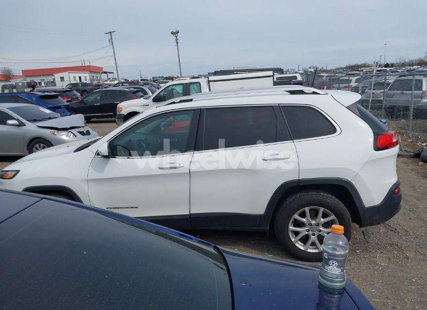 Photo 14 of 2017 Jeep Cherokee LATITUDE 4X4 (VIN 1C4PJMCS6HW633157)
