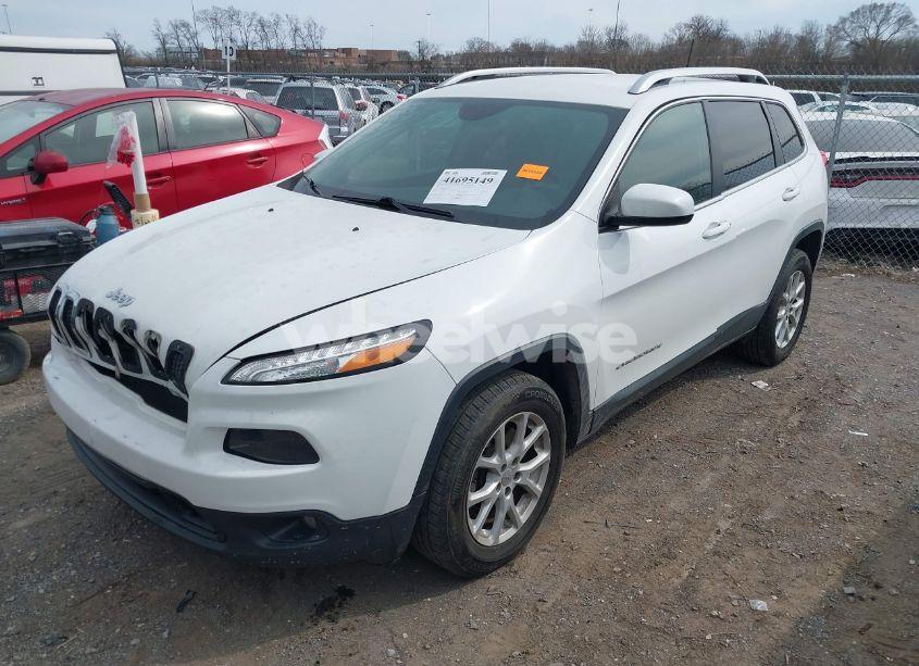 Photo 2 of 2017 Jeep Cherokee LATITUDE 4X4 (VIN 1C4PJMCS6HW633157)