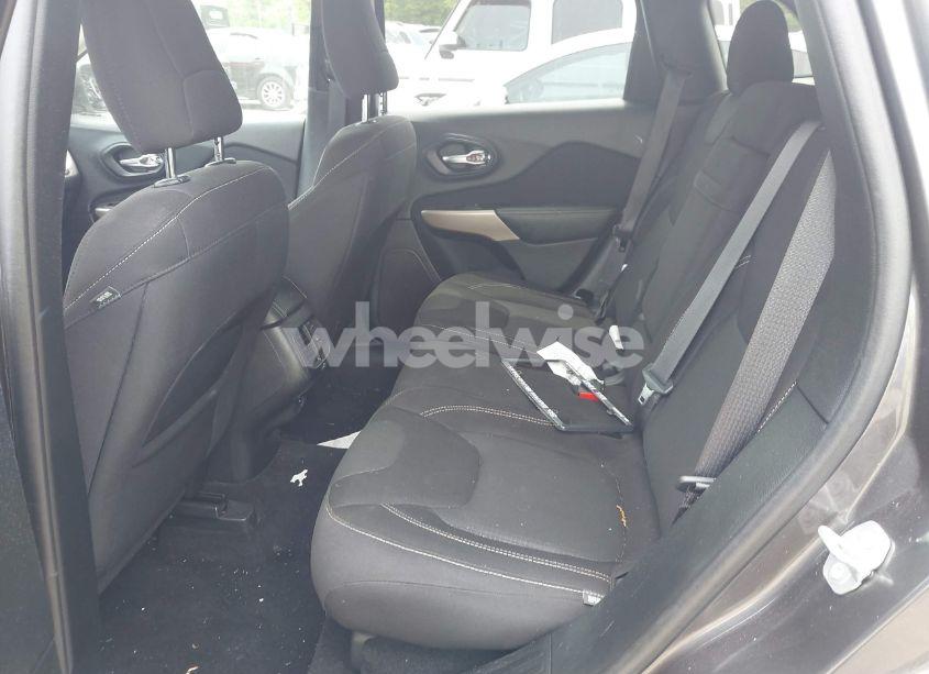 Photo 8 of 2017 Jeep Cherokee LATITUDE 4X4 (VIN 1C4PJMCS6HW649441)