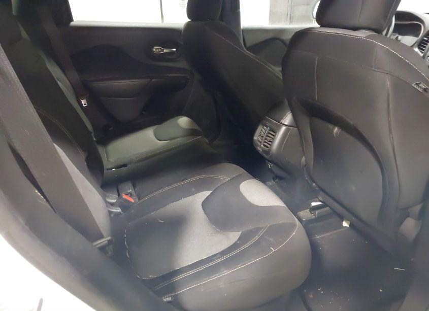 Photo 8 of 2014 Jeep Cherokee LATITUDE (VIN 1C4PJMCS7EW273490)