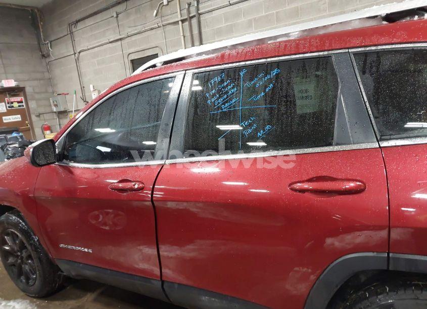 Photo 14 of 2015 Jeep Cherokee LATITUDE (VIN 1C4PJMCS7FW534876)