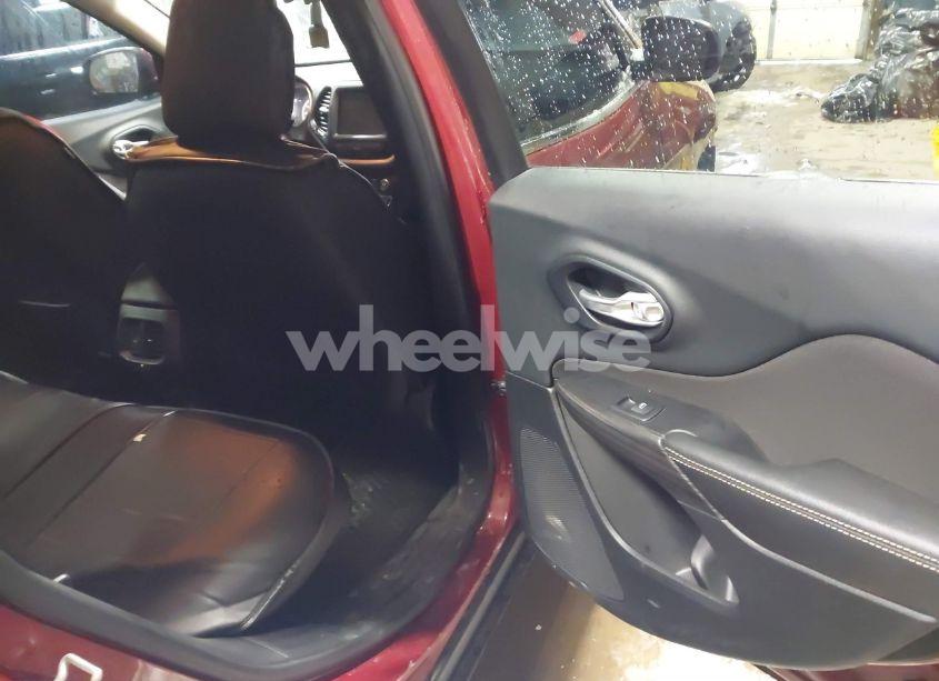 Photo 8 of 2015 Jeep Cherokee LATITUDE (VIN 1C4PJMCS7FW534876)