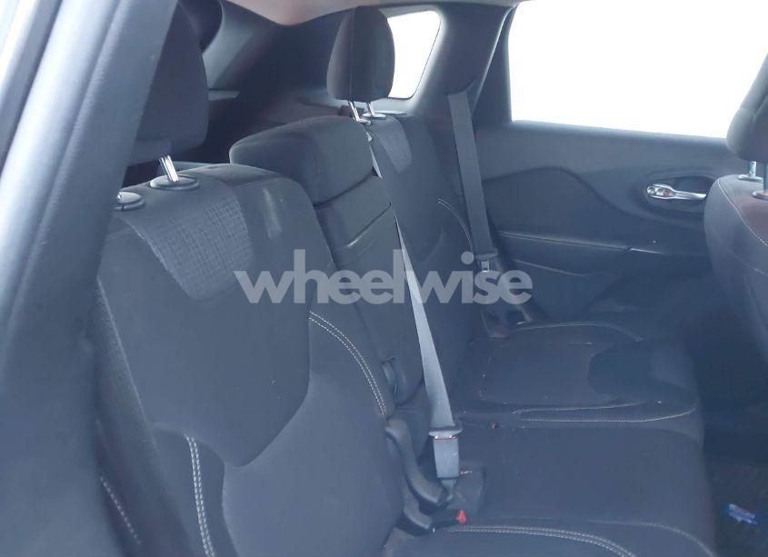 Photo 8 of 2015 Jeep Cherokee LATITUDE (VIN 1C4PJMCS7FW541214)