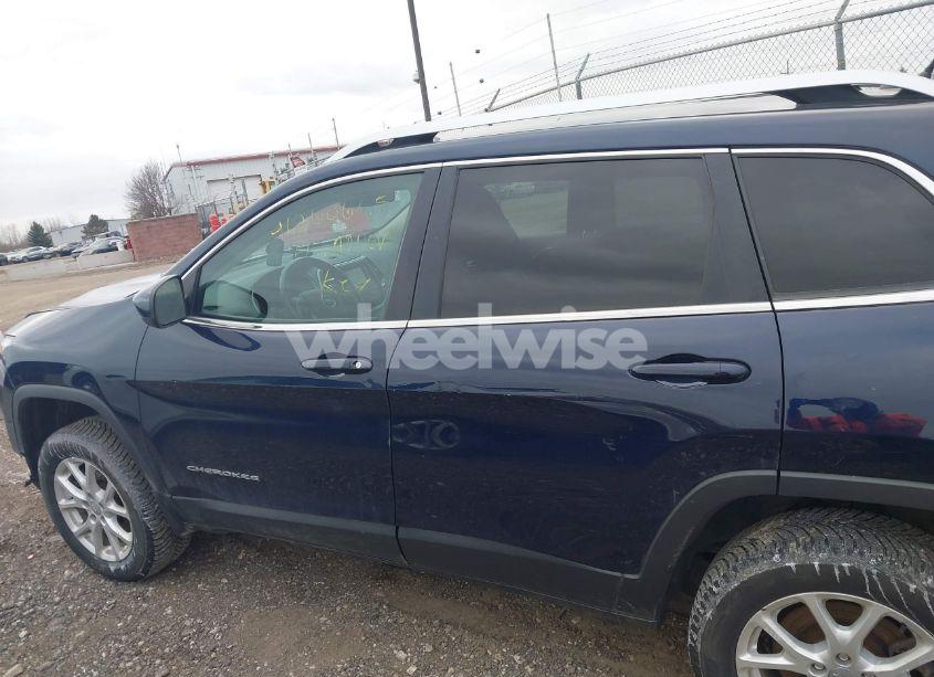 Photo 14 of 2015 Jeep Cherokee LATITUDE (VIN 1C4PJMCS7FW591949)