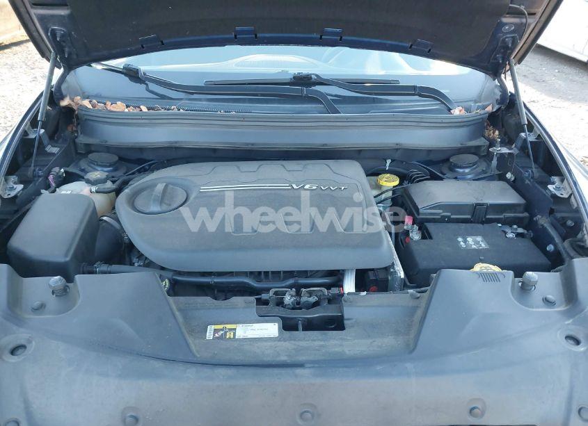 Photo 10 of 2015 Jeep Cherokee LATITUDE (VIN 1C4PJMCS7FW725505)