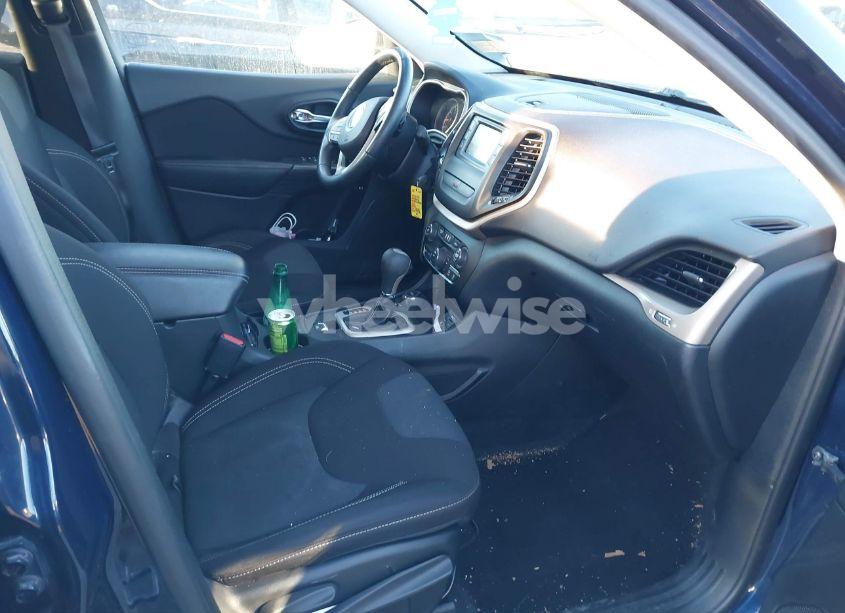 Photo 5 of 2015 Jeep Cherokee LATITUDE (VIN 1C4PJMCS7FW725505)