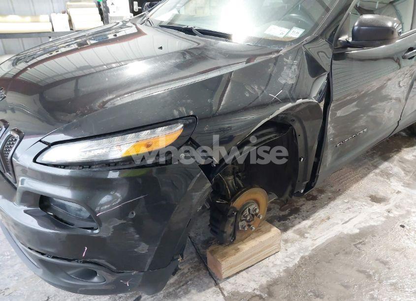 Photo 6 of 2015 Jeep Cherokee LATITUDE ALTITUDE (VIN 1C4PJMCS7FW727626)