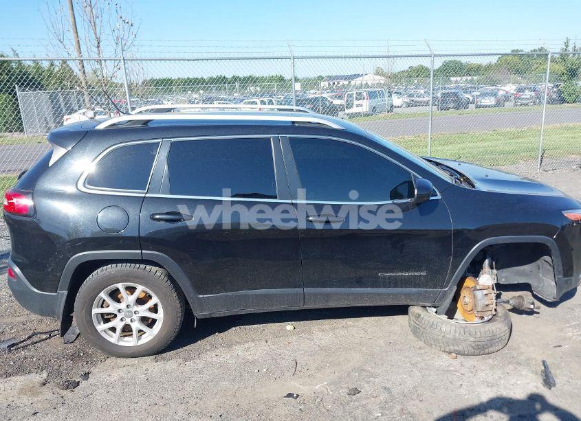 Photo 13 of 2015 Jeep Cherokee LATITUDE (VIN 1C4PJMCS7FW745348)