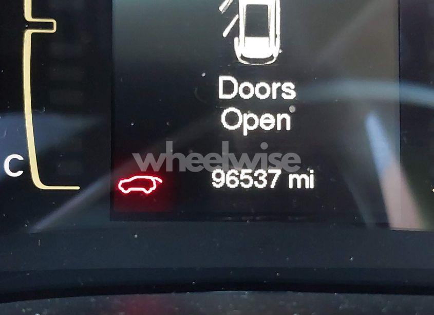 Photo 15 of 2015 Jeep Cherokee LATITUDE (VIN 1C4PJMCS7FW745348)