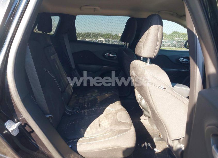 Photo 8 of 2015 Jeep Cherokee LATITUDE (VIN 1C4PJMCS7FW745348)
