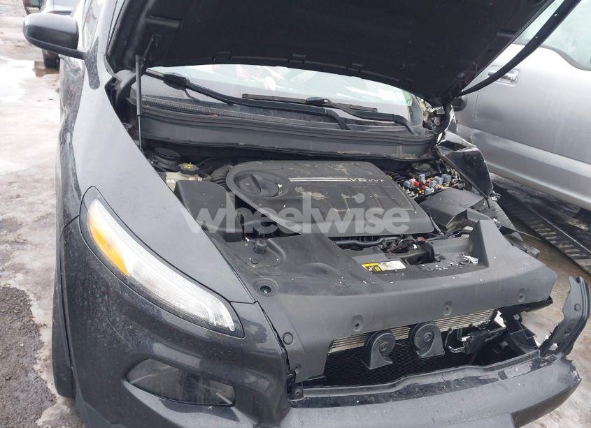 Photo 10 of 2015 Jeep Cherokee LATITUDE (VIN 1C4PJMCS7FW795294)