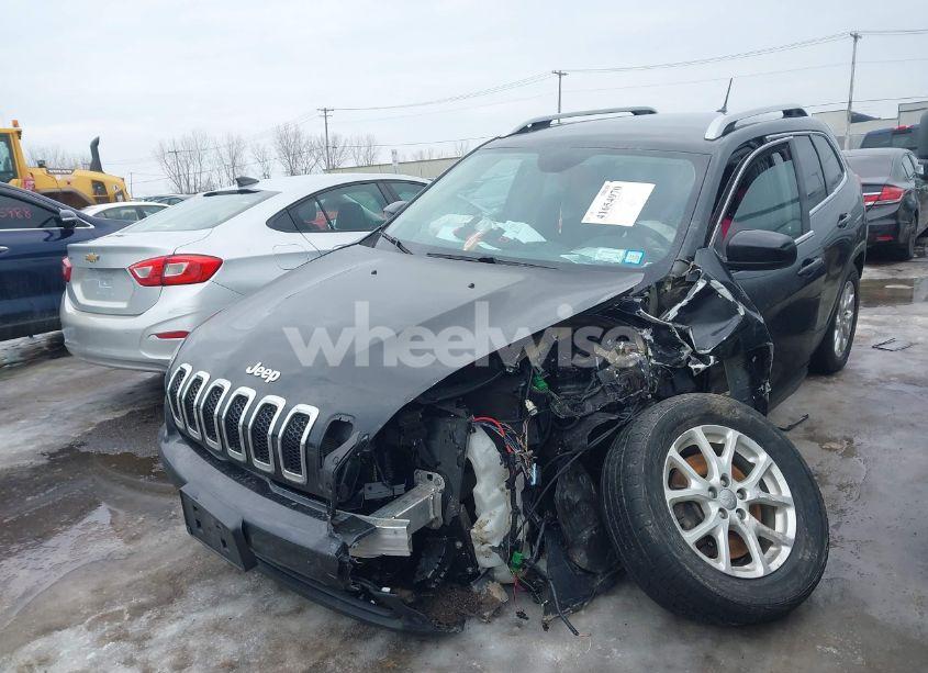 Photo 2 of 2015 Jeep Cherokee LATITUDE (VIN 1C4PJMCS7FW795294)