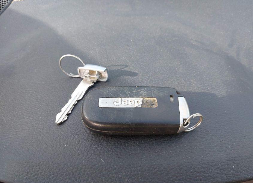 Photo 11 of 2016 Jeep Cherokee LATITUDE (VIN 1C4PJMCS7GW101530)