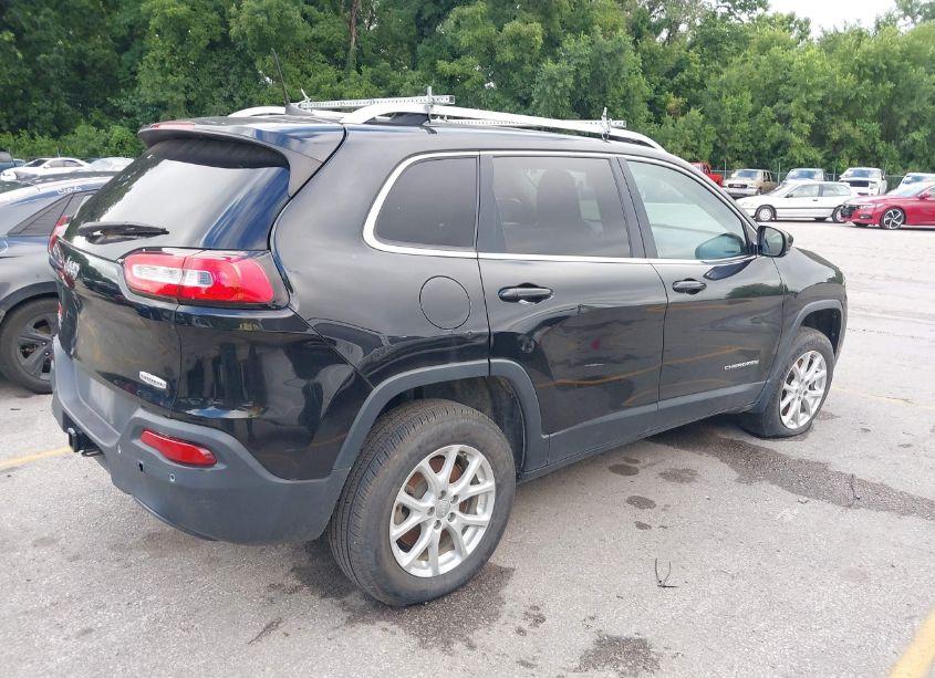 Photo 4 of 2016 Jeep Cherokee LATITUDE (VIN 1C4PJMCS7GW101530)