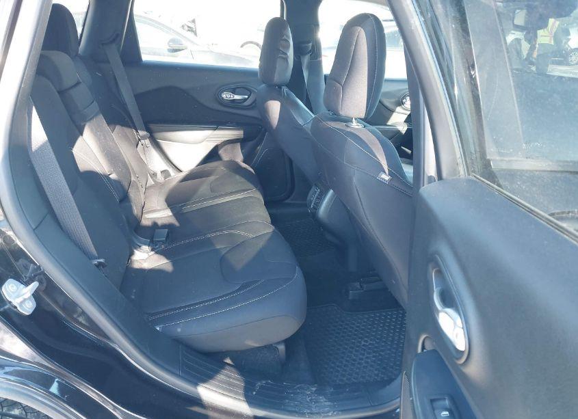 Photo 8 of 2016 Jeep Cherokee ALTITUDE (VIN 1C4PJMCS7GW114701)