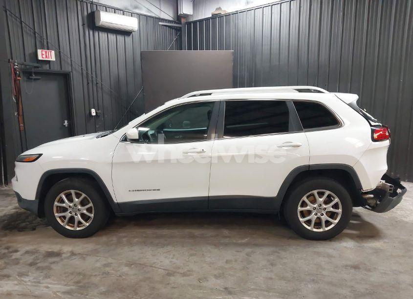 Photo 14 of 2016 Jeep Cherokee LATITUDE (VIN 1C4PJMCS7GW133779)