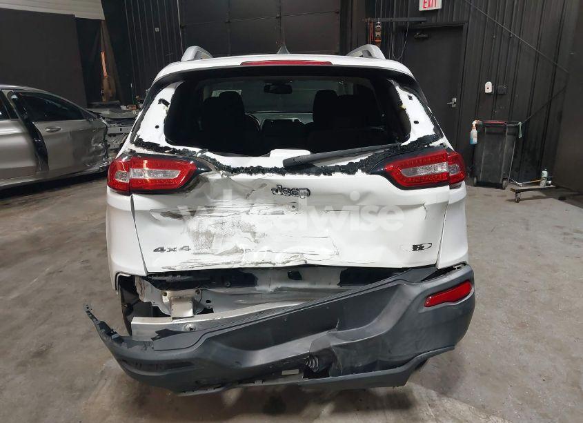 Photo 16 of 2016 Jeep Cherokee LATITUDE (VIN 1C4PJMCS7GW133779)