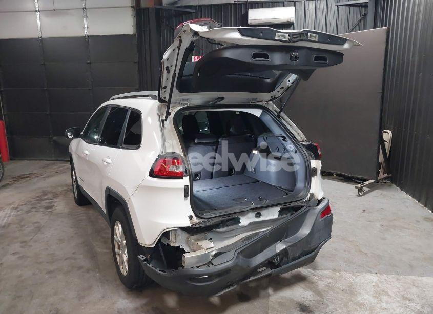 Photo 3 of 2016 Jeep Cherokee LATITUDE (VIN 1C4PJMCS7GW133779)