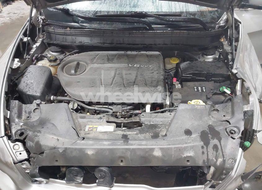 Photo 10 of 2016 Jeep Cherokee LATITUDE (VIN 1C4PJMCS7GW227726)