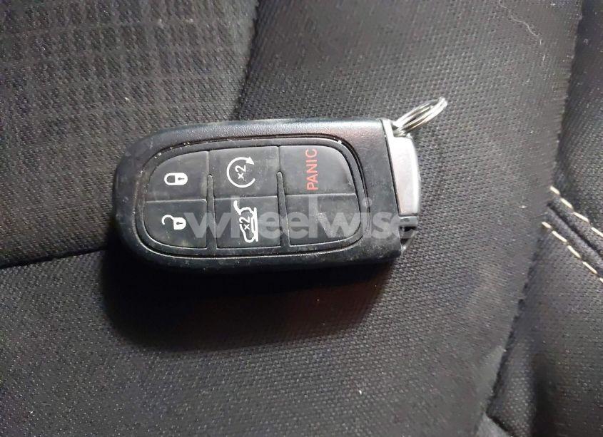 Photo 11 of 2016 Jeep Cherokee LATITUDE (VIN 1C4PJMCS7GW227726)