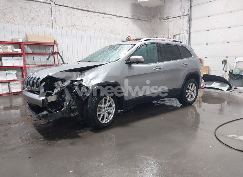 Photo 2 of 2016 Jeep Cherokee LATITUDE (VIN 1C4PJMCS7GW227726)