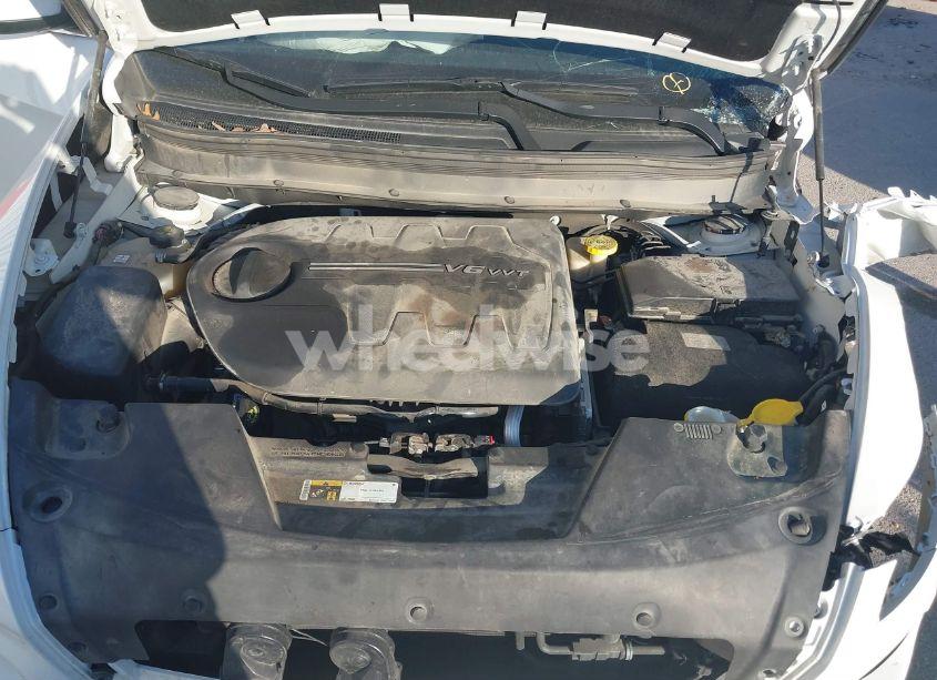 Photo 10 of 2016 Jeep Cherokee LATITUDE (VIN 1C4PJMCS7GW239908)