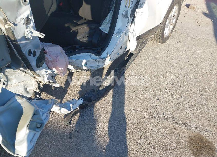 Photo 6 of 2016 Jeep Cherokee LATITUDE (VIN 1C4PJMCS7GW239908)