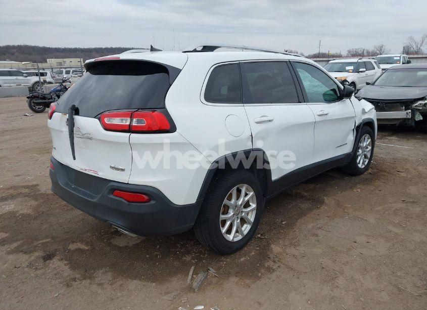 Photo 4 of 2016 Jeep Cherokee LATITUDE (VIN 1C4PJMCS7GW246230)