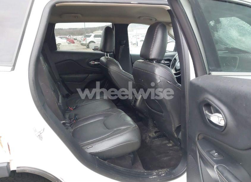 Photo 8 of 2016 Jeep Cherokee LATITUDE (VIN 1C4PJMCS7GW246230)