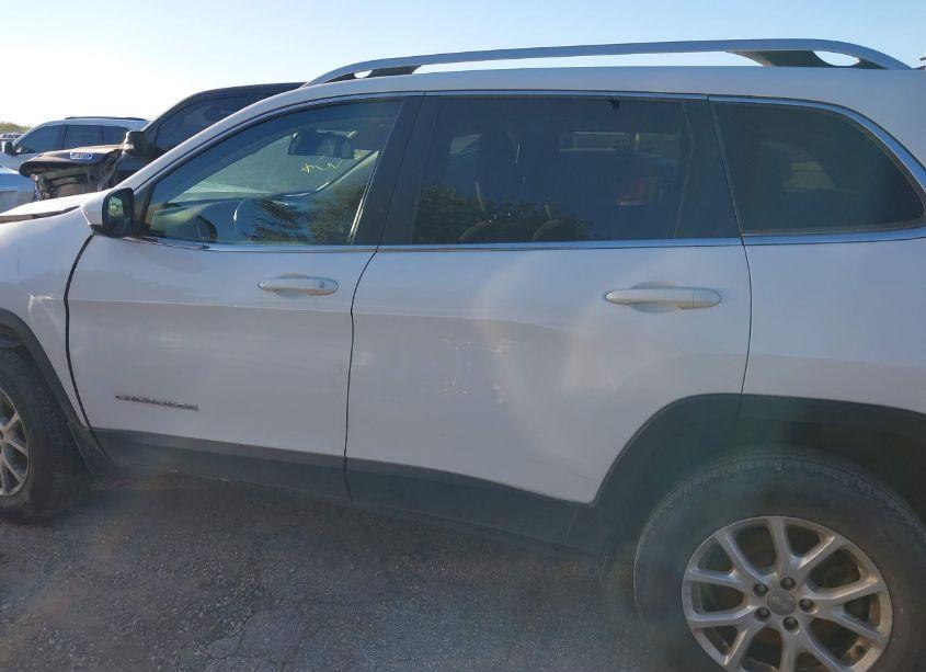 Photo 14 of 2016 Jeep Cherokee LATITUDE (VIN 1C4PJMCS7GW279518)