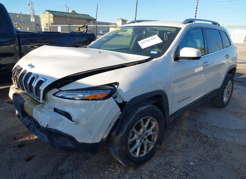 Photo 2 of 2016 Jeep Cherokee LATITUDE (VIN 1C4PJMCS7GW279518)